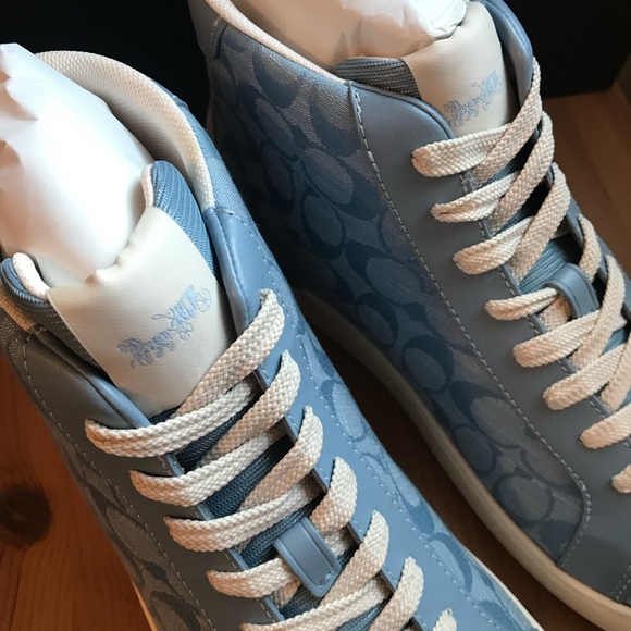 🥰 Coach Clip High Top Sneaker In Signature Chambray - Picture 8 of 12